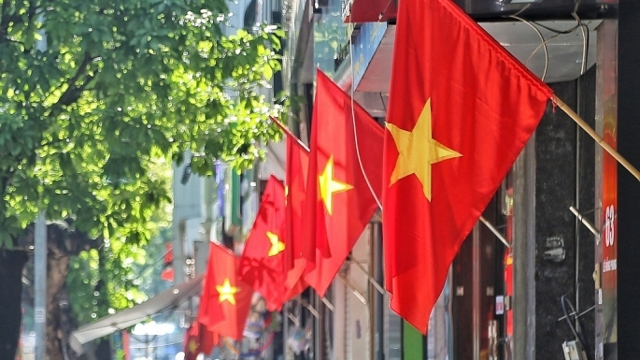 Hanoi announces hanging of national flag to celebrate 70th anniversary of Capital Liberation