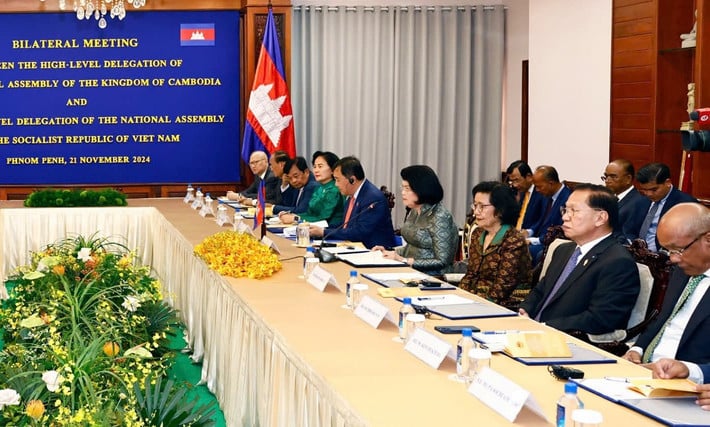 President of the Cambodian National Assembly Samdech Khuon Sudary speaks at the talks. Photo: Doan Tan – VNA