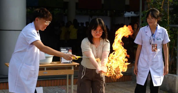 Triển lãm khoa học của trường Ams thu hút hơn 3.000 người tham gia