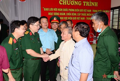 Nearly 1,200 people in Muong Khuong district were examined and given free medicine by military doctors.