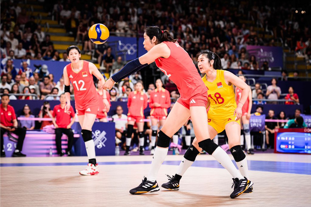 Tuyển bóng chuyền nữ Trung Quốc thắng set 1. Ảnh: Volleytrails