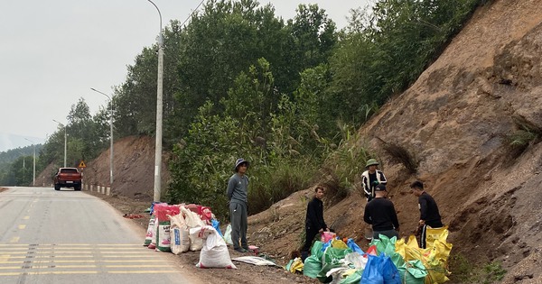 Des gens creusent des remblais routiers d'une valeur de plus de 100 milliards pour obtenir des terres pour planter des semis