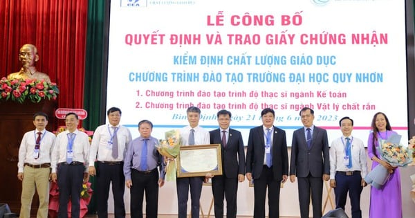 Trao giấy chứng nhận chương trình đào tạo trình độ thạc sĩ cho Trường ĐH Quy Nhơn