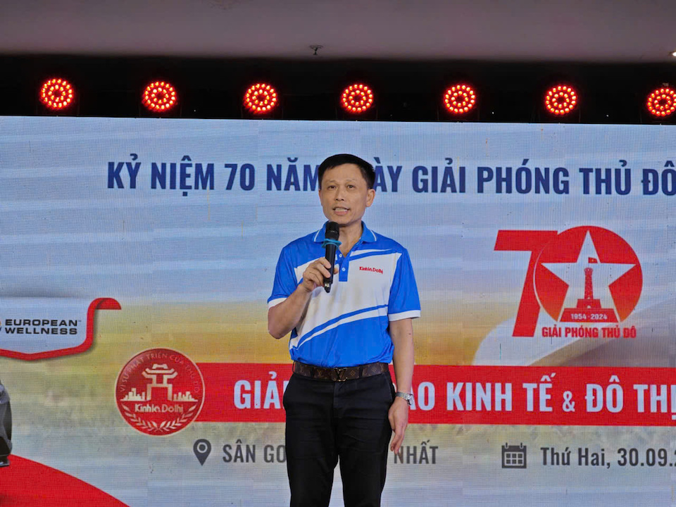 PGS.TS Nguyễn Thành Lợi - Tổng Biên tập báo Kinh tế & Đô thị phát biểu tại tiệc Gala Dinner, tối 30/9