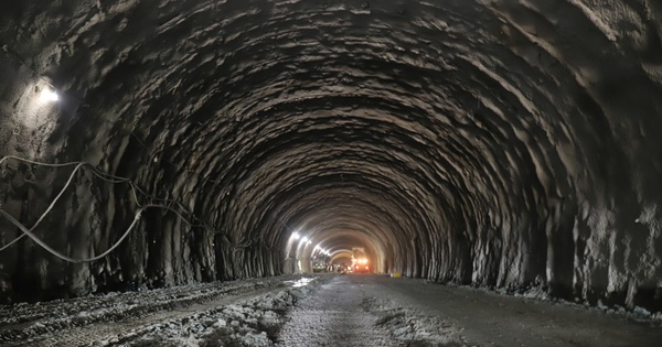 Inside the only 1,000 billion VND expressway tunnel project through Ha Tinh