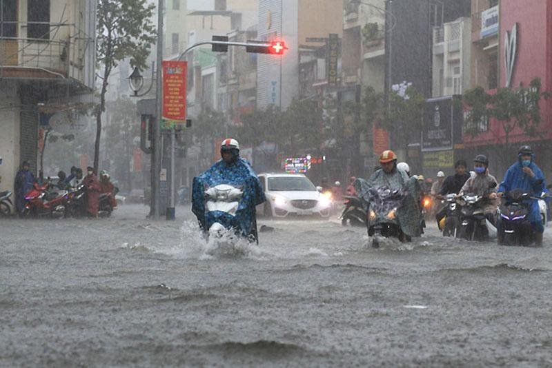 In den zentralen und südlichen Regionen ist mit heftigen Regenfällen zu rechnen. Die Gemeinden sollten proaktiv auf die Gefahr von Sturzfluten und Erdrutschen reagieren.