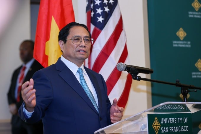 Prime Minister Pham Minh Chinh visits and talks with lecturers and students of the University of San Francisco (USF). Photo: Nhat Bac