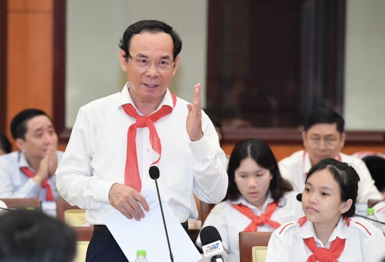 Sekretär des Parteikomitees von Ho-Chi-Minh-Stadt, Nguyen Van Nen: Den Kindern von ganzem Herzen zuhören und verantwortungsbewusst handeln. Foto 2