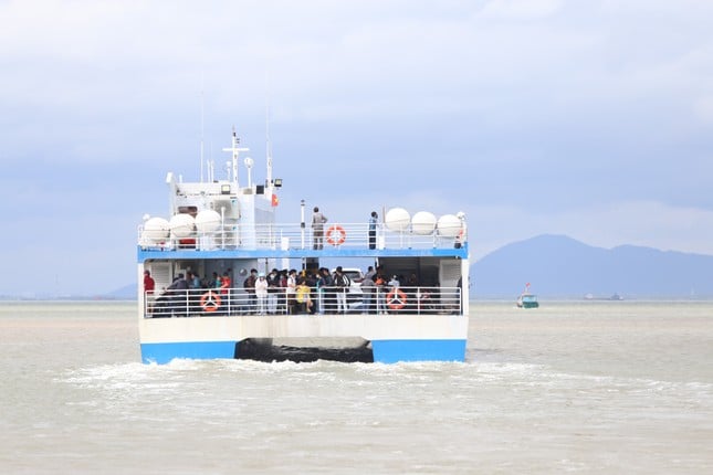 Do not let the scene of queuing to get water happen again; find solutions to bring clean water from the mainland to the island commune photo 2