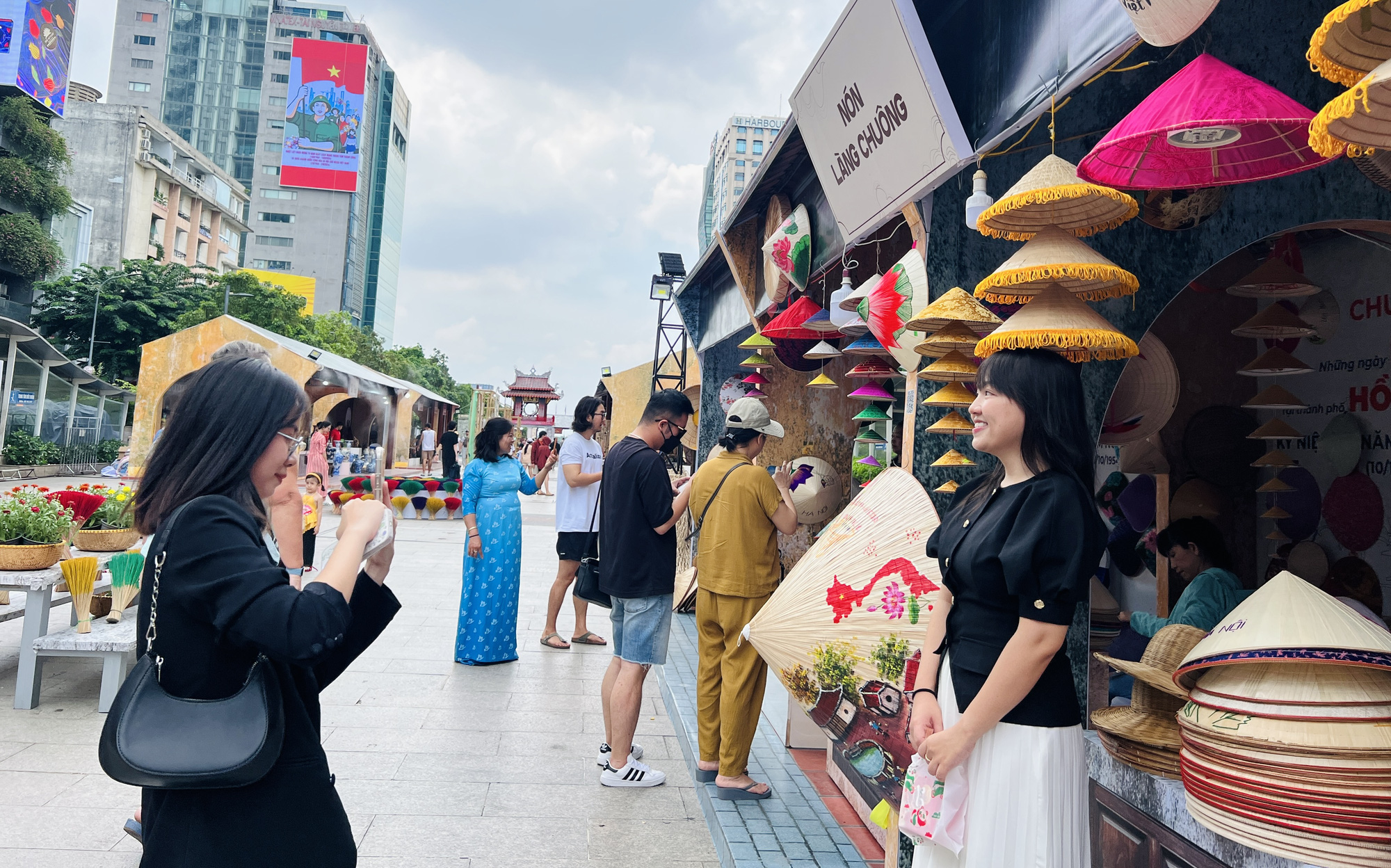 'Đi du lịch mang được phòng ngủ theo là mang luôn rồi' - Ảnh 1.