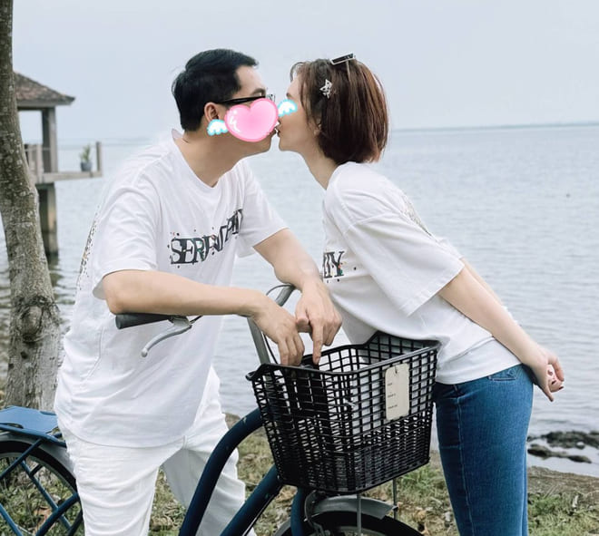 Huong Giang has not revealed her boyfriend's identity. Photo: Facebook character