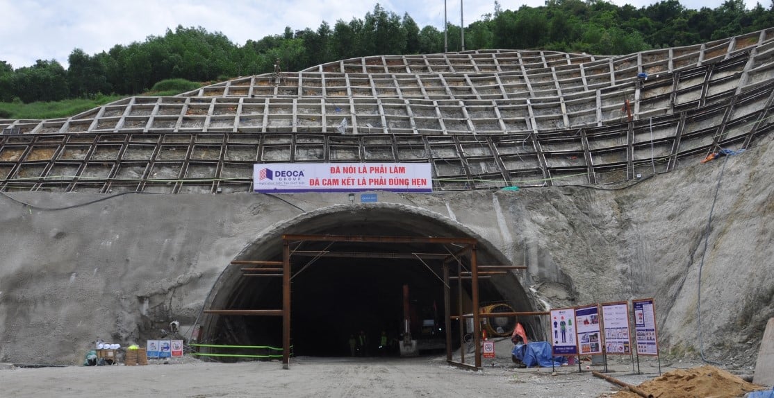 Evento - A finales de octubre, se completó básicamente la adquisición de terrenos para la autopista Quang Ngai - Hoai Nhon (Imagen 4).