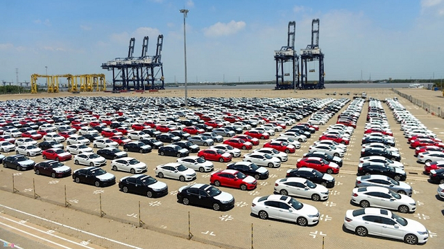 More than 15,000 cars imported to Vietnam in August