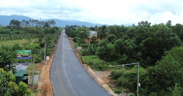 Engineers and workers constructing the Binh Thuan connecting road