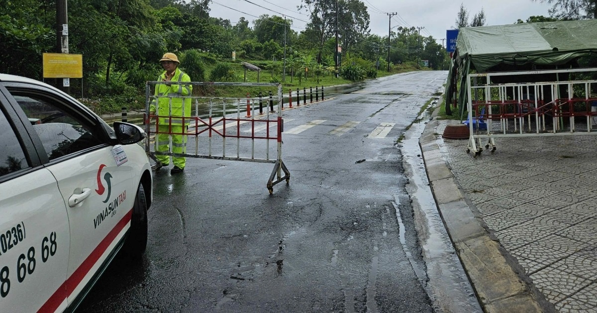 Đà Nẵng tạm dừng tắm biển, cấm đường lên bán đảo Sơn Trà từ chiều nay