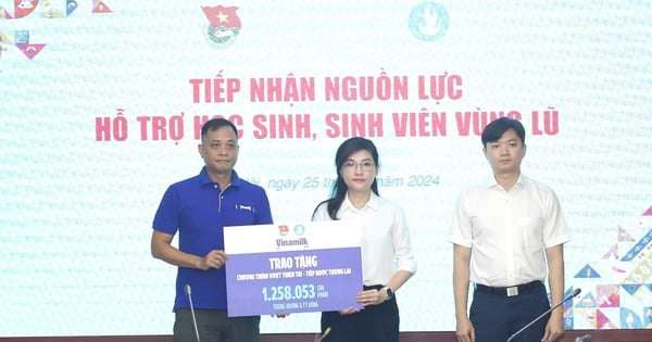 Chương trình của Vinamilk hỗ trợ hơn 6 tỷ đồng cho học sinh, sinh viên vùng bão lũ