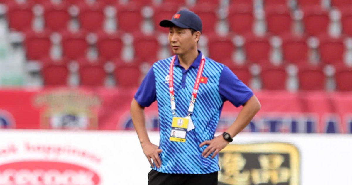 HLV Kim Sang-sik lại đi ‘săn đầu người’ cho đội tuyển Việt Nam, V-League càng gay cấn