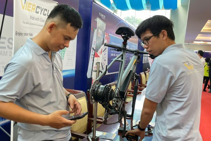 Electric vehicle power steering system introduced at Techfest 2023. Photo: Ha An