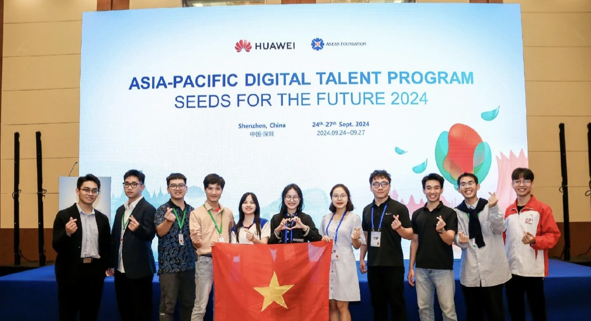 Vietnamese students win first prize in Tech4Good competition in Asia-Pacific region