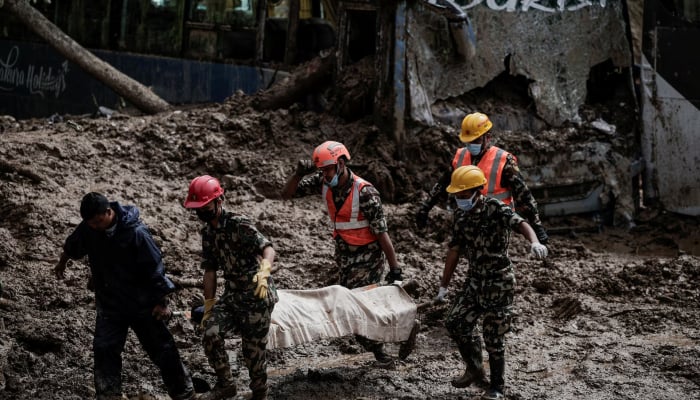 ネパール、豪雨による死者151人に達し学校閉鎖