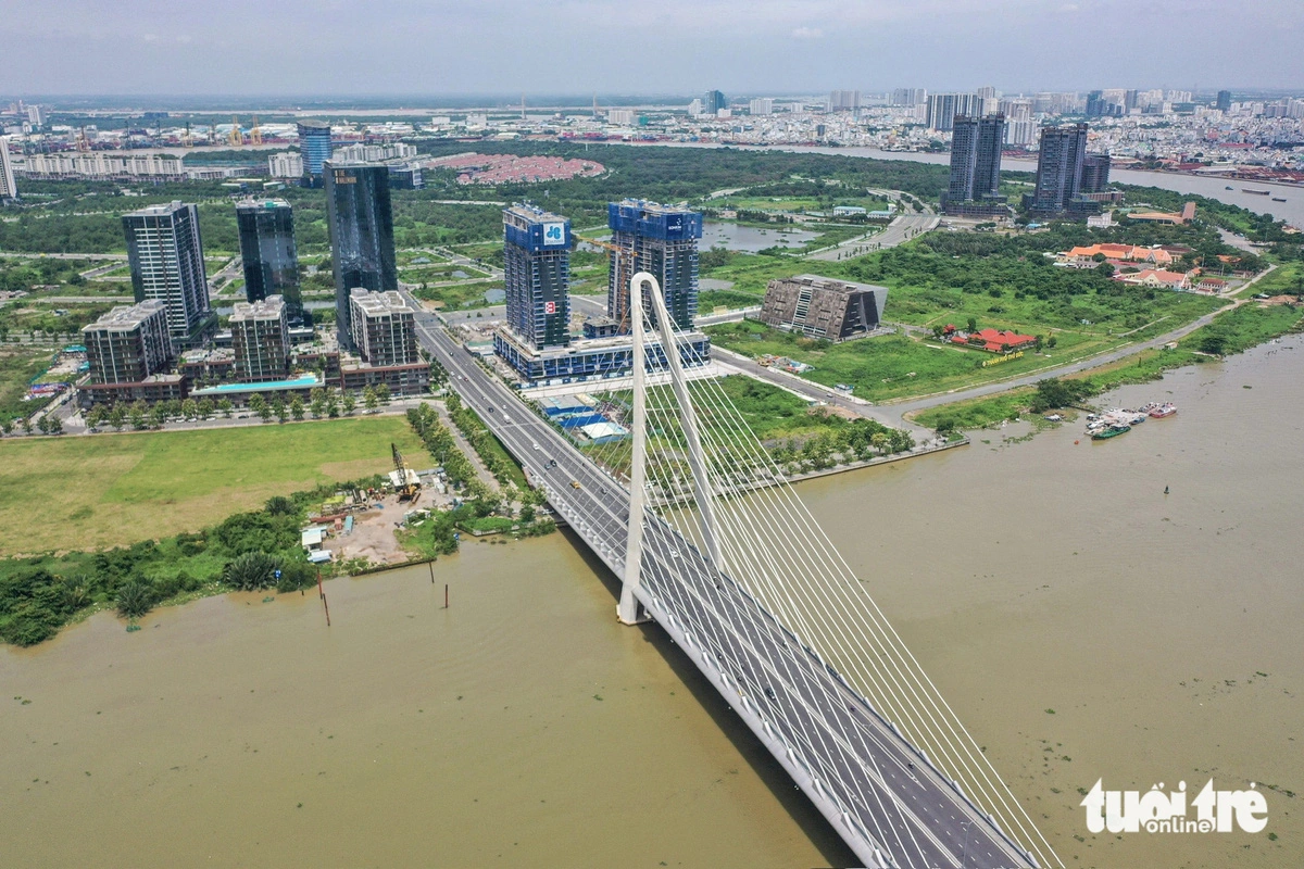 Proposal to build a Saigon riverside park from Ba Son bridge to Thu Thiem bridge