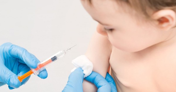 Tăng ca mắc sởi dưới 9 tháng tuổi, Bộ Y tế phê duyệt tiêm vaccine "mũi 0"