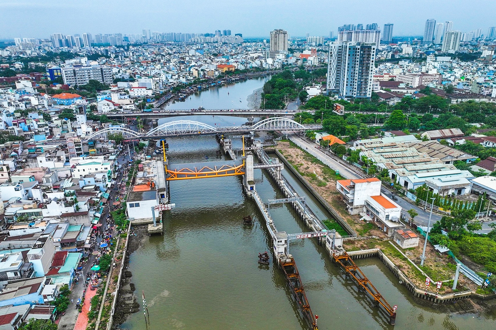 Nueva orientación del Primer Ministro sobre el manejo de las dificultades en el proyecto de prevención de inundaciones de 10 billones de VND