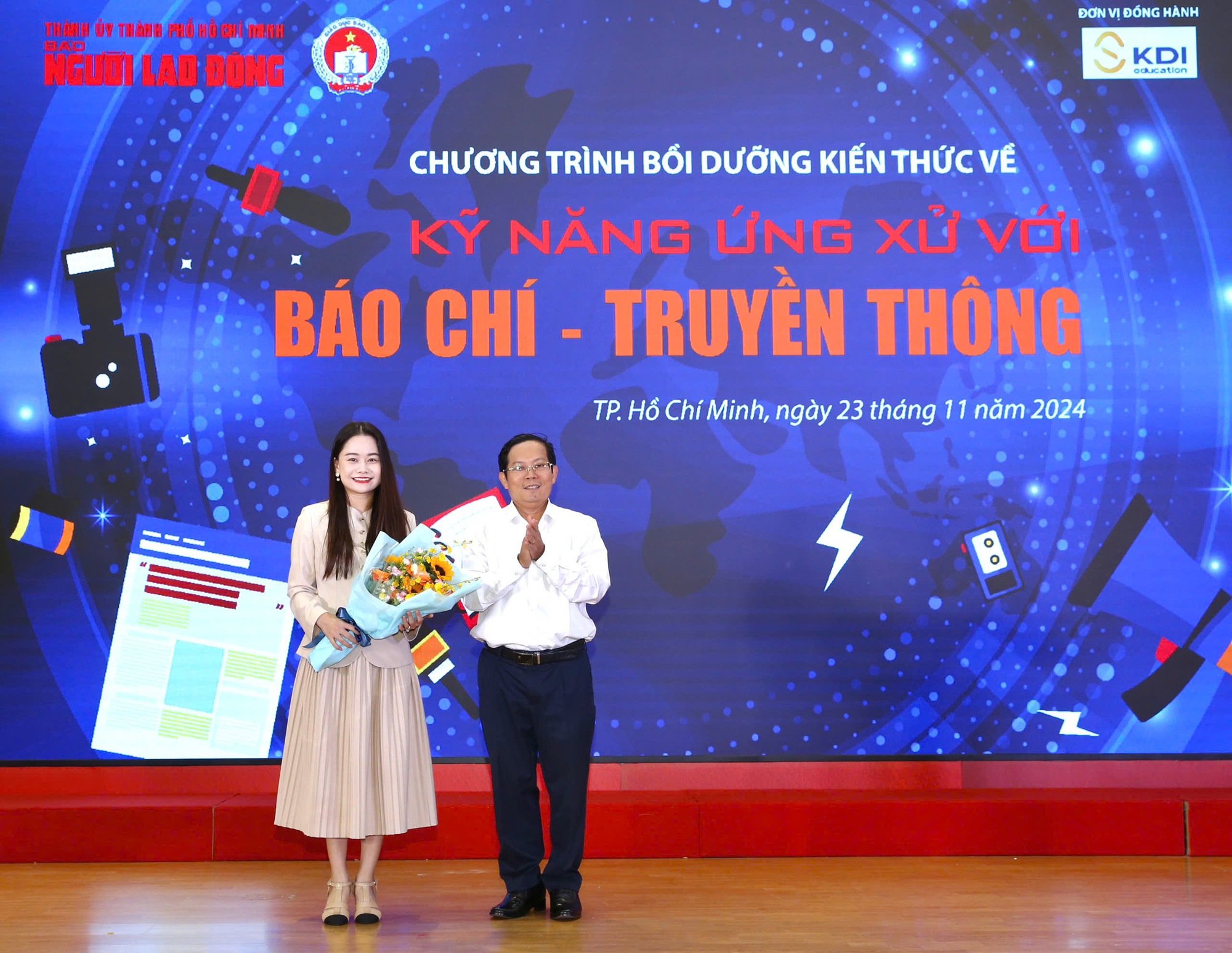 Lãnh đạo của gần 50 trường THPT tham dự bồi dưỡng về “Kỹ năng ứng xử với báo chí - truyền thông”- Ảnh 5.