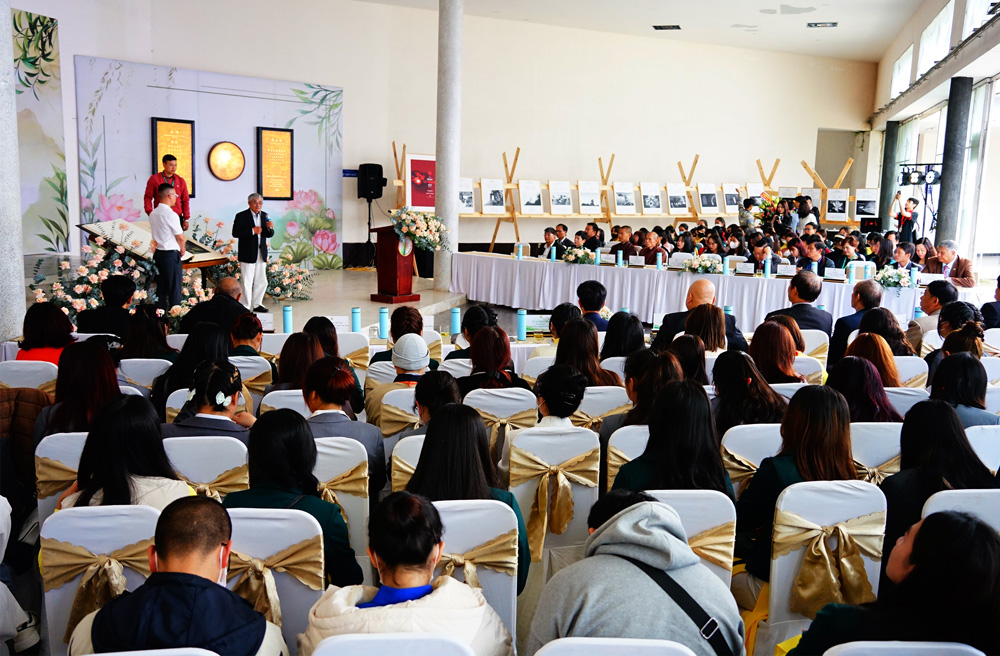 Panorama de los delegados y el público en el seminario