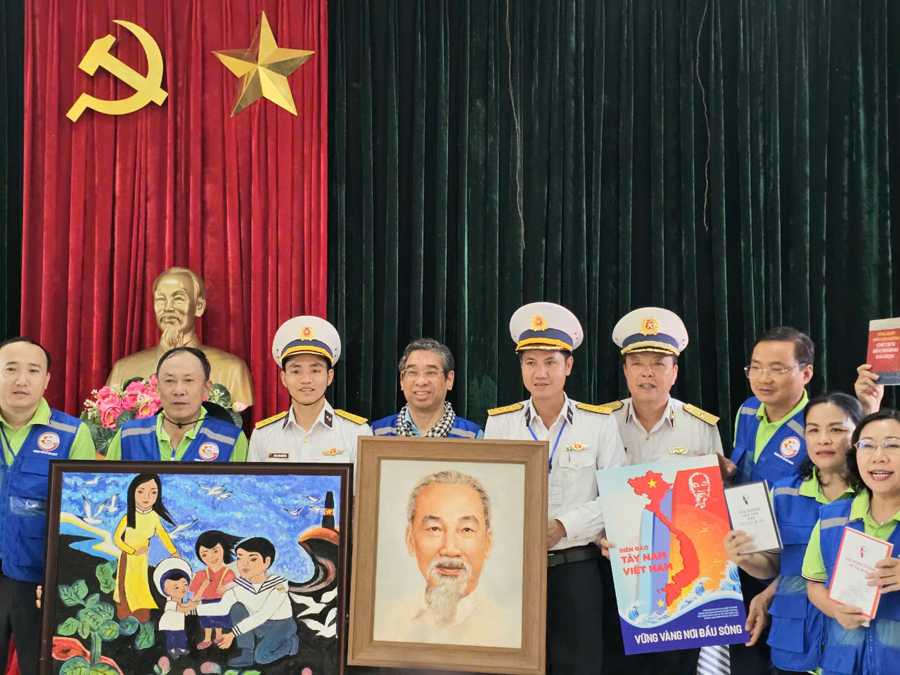 NGHĨA TÌNH TP HCM, VÌ BIỂN ĐẢO THÂN YÊU(*): Thầy giáo 