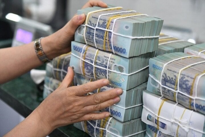 Khi gửi tiết kiệm, khách hàng cần quan tâm đến độ uy tín của ngân hàng. (Ảnh minh họa)
