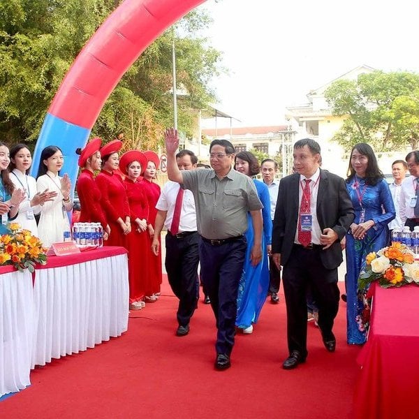 Le Premier ministre assiste à la cérémonie d'inauguration de l'hôpital international central de Hué 2