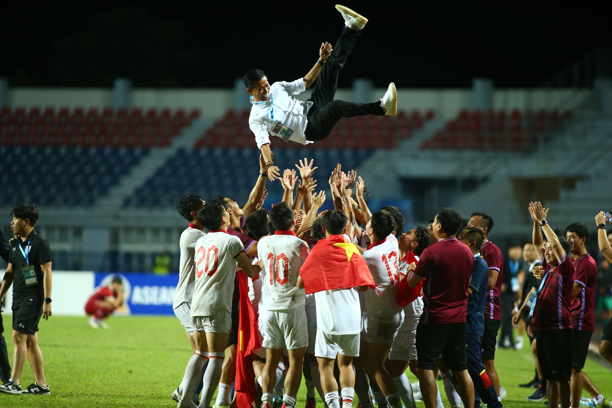 Người hùng Quan Văn Chuẩn nói gì sau trận thắng U23 Indonesia? - Ảnh 7.