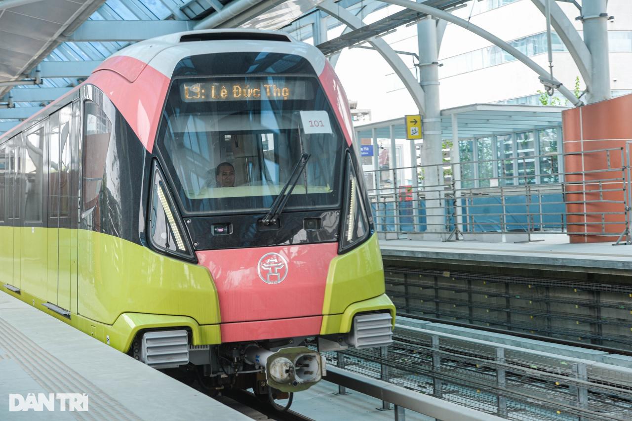 Foto: Primer plano de la estación más especial de la línea ferroviaria Nhon - Hanoi