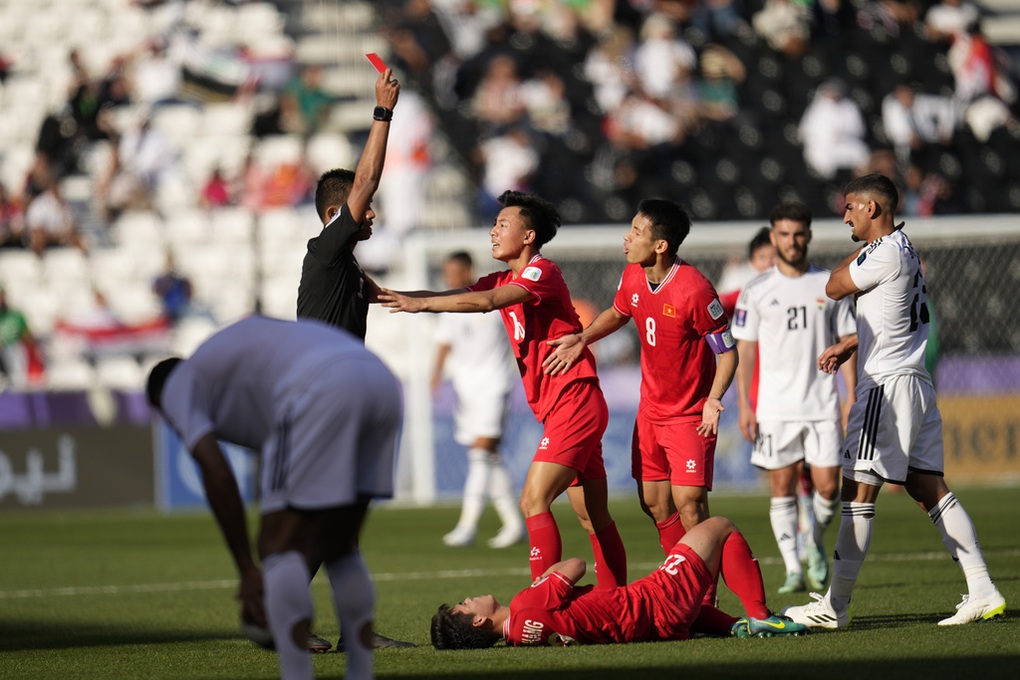 HLV Troussier: Tuyển Việt Nam chia tay Asian Cup với hình ảnh đẹp - 3