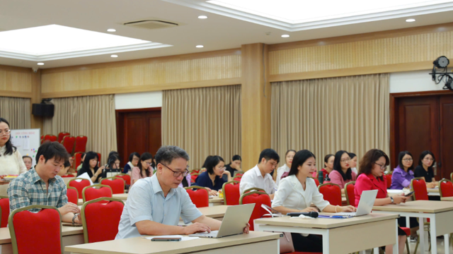 Capacitación sobre métodos de enseñanza según la orientación del examen de 10º grado