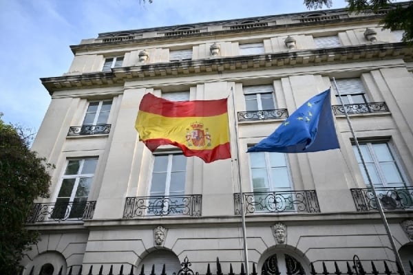 L'Espagne rappelle son ambassadeur en Argentine, Buenos Aires qualifie Madrid de « fraternelle » et insiste sur « l'absence de conflit diplomatique »