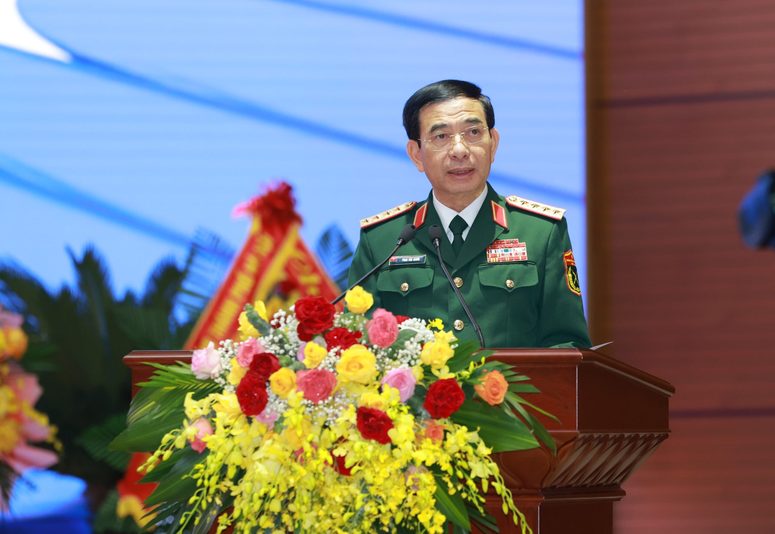 General Phan Van Giang - Member of the Politburo, Deputy Secretary of the Central Military Commission, Minister of National Defense spoke at the ceremony.