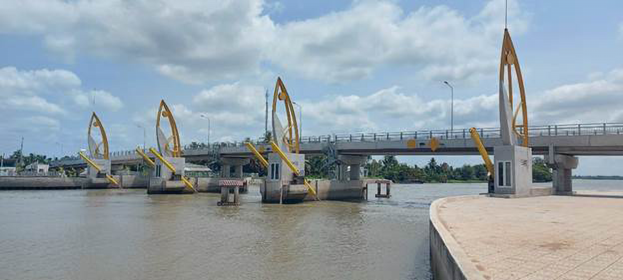 photo-1696950527508