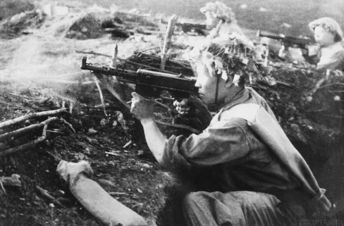 30 mars 1954 : La deuxième attaque contre la forteresse de Dien Bien Phu débute.