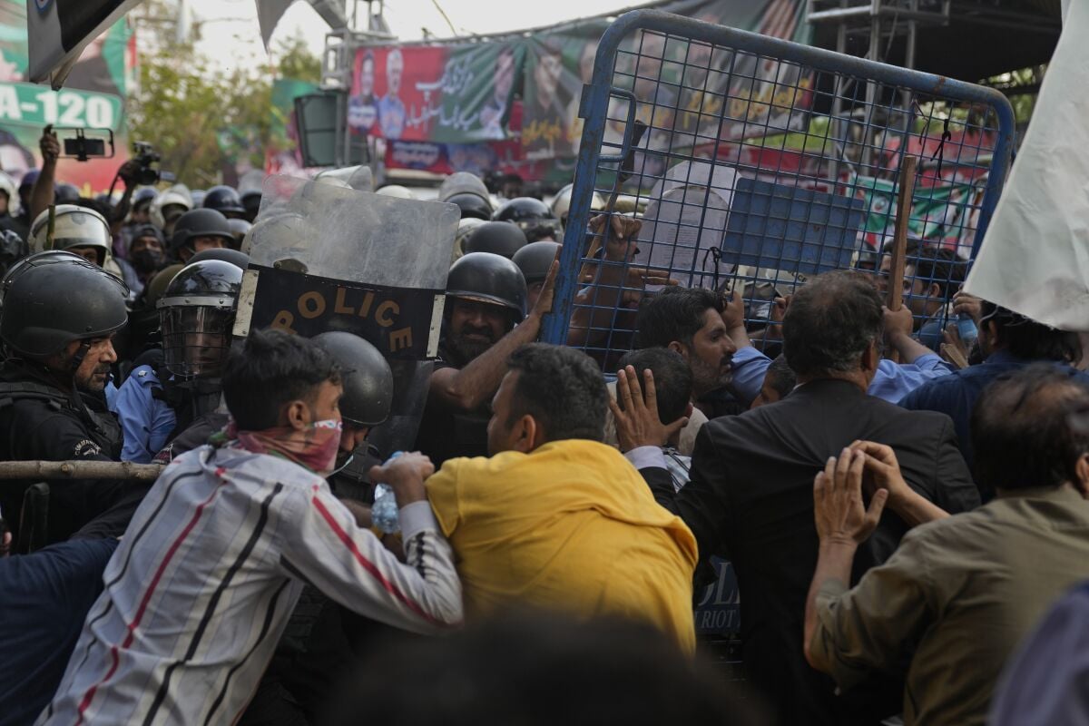 El cuadro de la bomba que mató al soldado provocó la escalada de violencia en Pakistán, imagen 2.