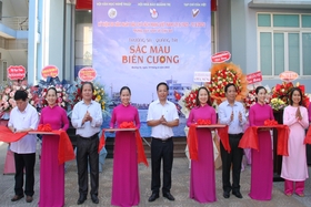 นิทรรศการภาพถ่าย “เจื่องซา - ก๋วงตรี สีสันแห่งชายแดน”