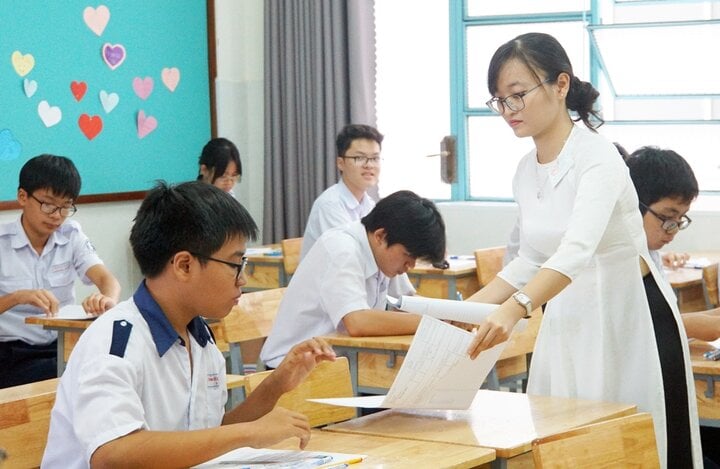 Le ministère de l'Éducation et de la Formation a donné l'alerte, de nombreuses localités ont simultanément révisé le plan d'examen d'entrée en 10e année. (Photo d'illustration)