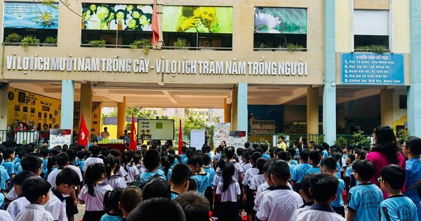 Les enseignants du district de Tan Binh, à Ho Chi Minh-Ville, se demandent pourquoi ils n'ont pas reçu d'indemnités préférentielles pour leur travail