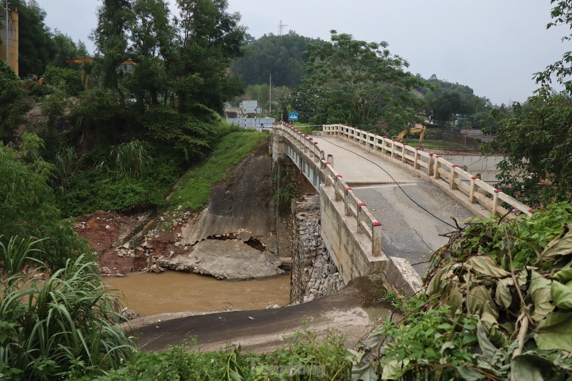 Propuesta para demoler el puente derrumbado en Hoa Binh y construir rápidamente un nuevo puente foto 12