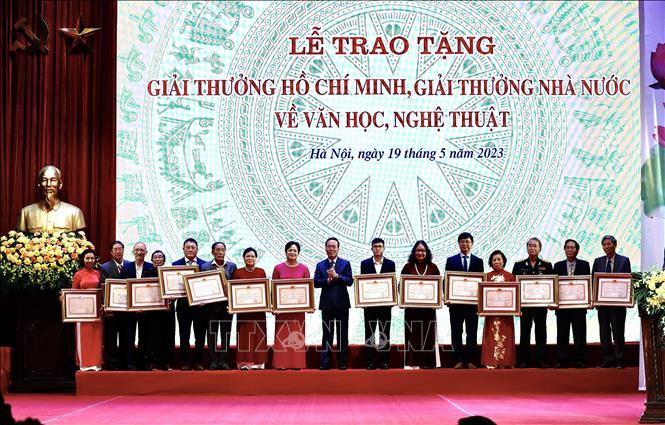 kip thoi ton vinh cac van nghe si co nhieu thanh tuu cong hien cho dat nuoc hinh 2