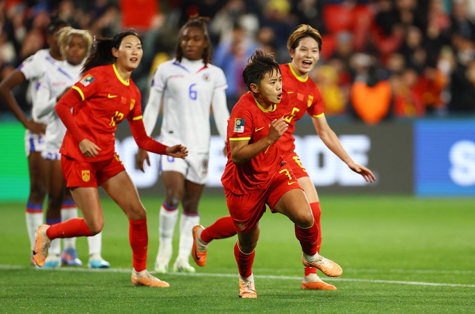 A pesar de jugar con un jugador menos, China ganó 1-0 a Haití.