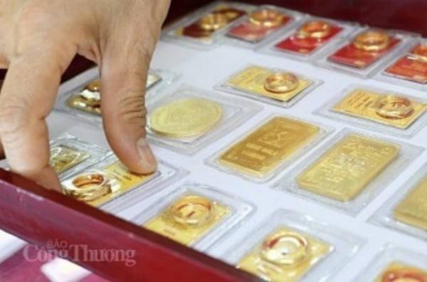 World gold slightly decreased as USD restrained the increase