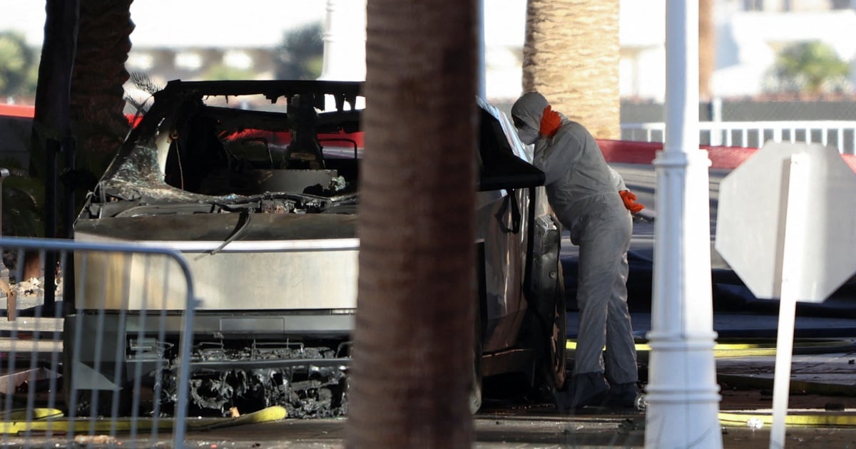 Tesla Cybertruck explodes at Trump hotel