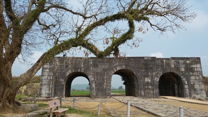 A través del patrimonio: la ciudadela de la dinastía Ho